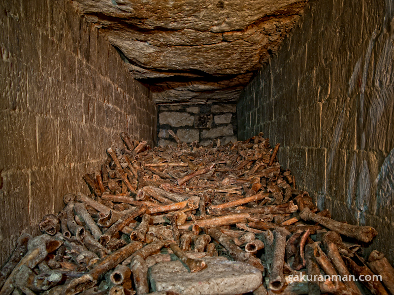 paris-catacombs24.jpg